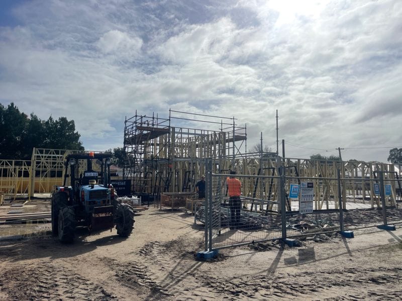 Thornlie Childcare Centre - Frames and Windows - image 2